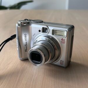 Vintage y2k digicam | Canon Powershot A560